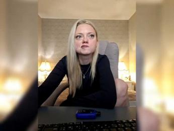 Gargonaa webcam model stream image