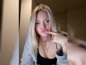 Gargonaa webcam model stream image