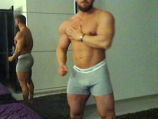 Kevin Muscle webcam model stream image