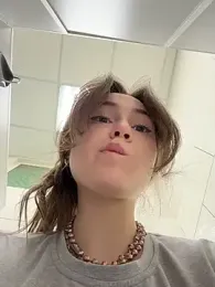 Peachy_Dream webcam model stream image