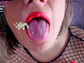 KiraRoxx webcam model stream image