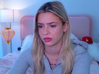 Maci Reynolds webcam model stream image