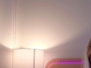 Maci Reynolds webcam flirt4free model stream image