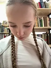 bambi_lu webcam stripchat model stream image