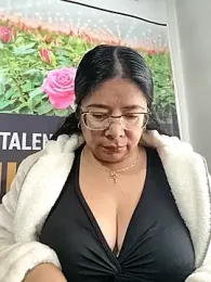 __valentina18 webcam stripchat model stream image