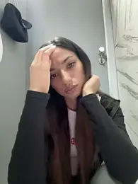 -_MiaQueen_- webcam stripchat model stream image