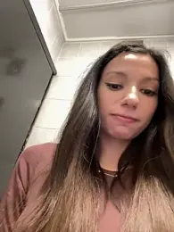 -_MiaQueen_- webcam stripchat model stream image