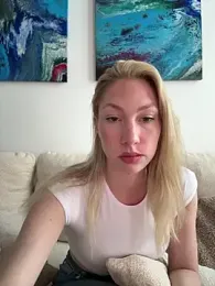 LuisaBecker webcam model stream image