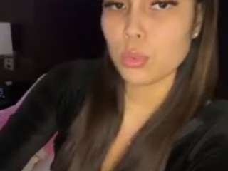 lillytillercam webcam model stream image