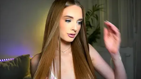 petitegonwiild webcam stripchat model stream image