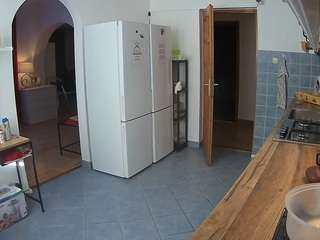 voyeurcam-julmodels-kitchen camsoda stream image