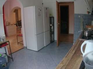 voyeurcam-julmodels-kitchen camsoda stream image