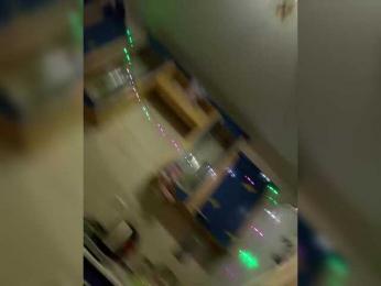 LittleDelora bongacams stream image