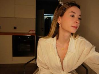 emely1benz bongacams stream image