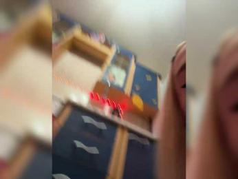 LittleDelora bongacams stream image