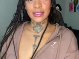 iambaldheadbrittany camsoda stream image