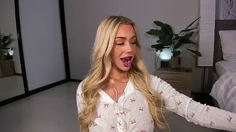 creambaby1 stripchat stream image