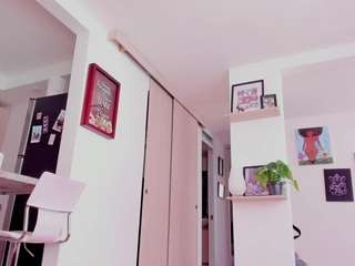 karlyee camsoda stream image