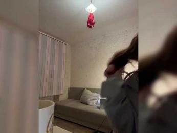 LittleDelora bongacams stream image