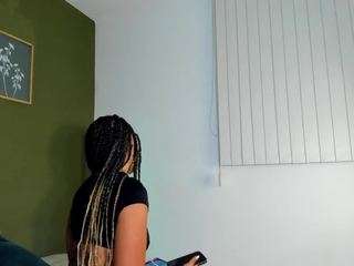 karlyee camsoda stream image