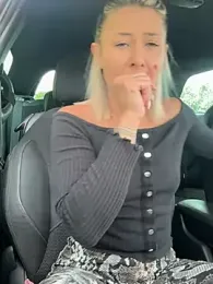 petrouchkaaa_ stripchat stream image