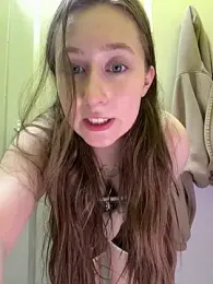 FroggyAnna stripchat stream image, 14.04.2026 16:00