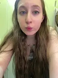 FroggyAnna stripchat stream image, 20.04.2026 21:10