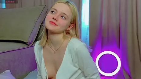 StarrShinee stripchat stream image, 14.04.2025 01:50